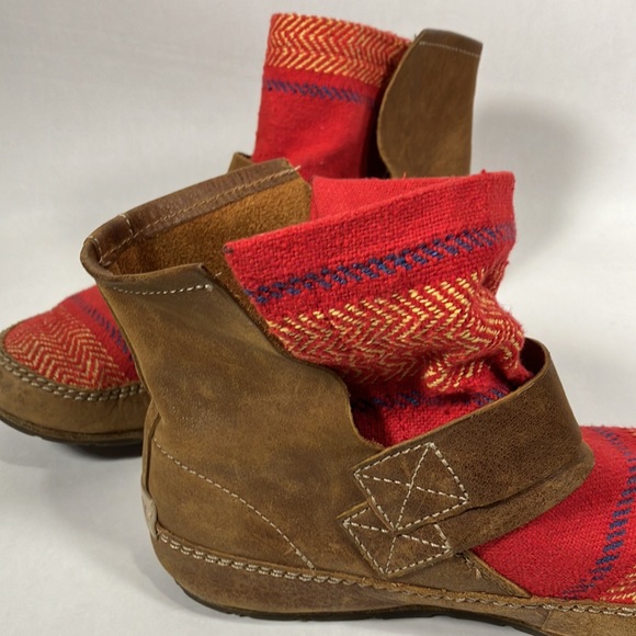 Sorel Booties - Picture 4 of 10